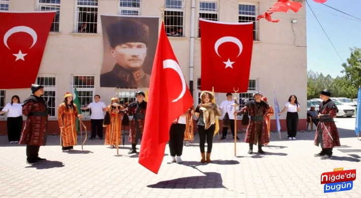 Bor Ticaret Meslek Lisesi Bahar Şenlikleri Coşku ile Gerçekleşti