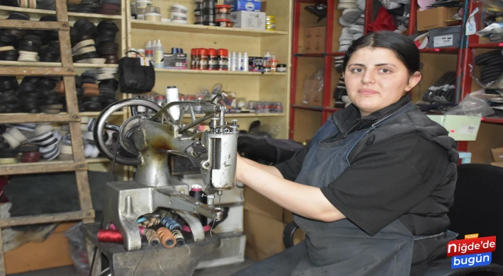 Niğde’nin Tek Kadın Ayakkabı Tamirci Çırağı