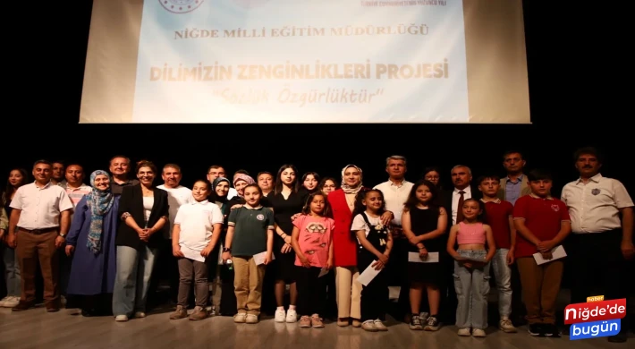 "Dilimizin Zenginlikleri" Projesi Kapsamında Dereceye Giren Öğrenciler Ödüllendirildi