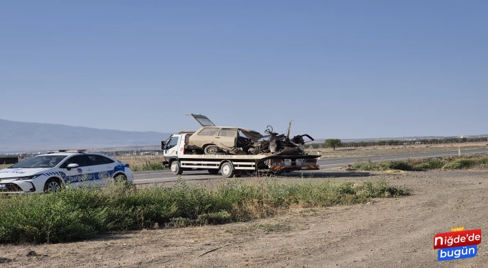 Niğde'de 2 otomobil çarpıştı; 1 ölü, 1 yaralı