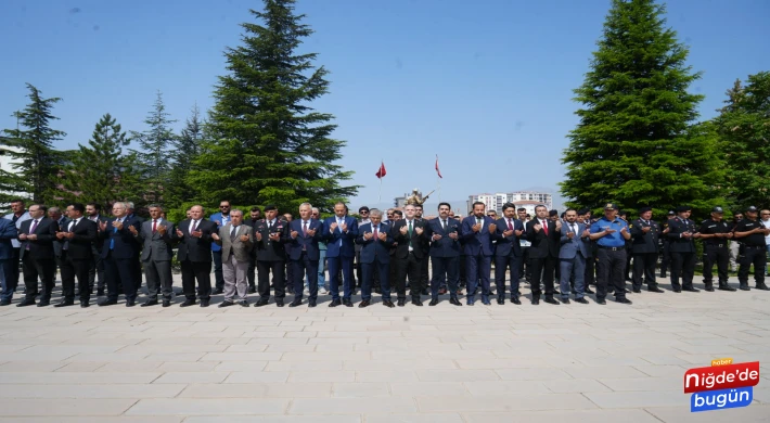 Niğde’de Kurban Arifesinde Şehitlik Ziyaret Edildi