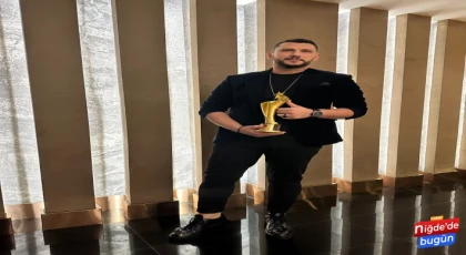 Mert Cihan, Türkiye Prestij Ödülleri’nde Niğde’yi Gururlandırdı
