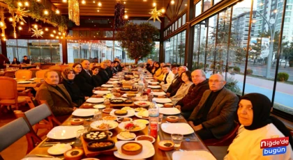 Niğde Valisi Cahit Çelik, emekli personellerle iftar programında buluştu