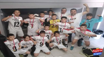 Bor Mehmet Güleç Ortaokulu Yarı Finallerde!