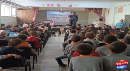 Prof. Dr. Mehmet Ekiz’den öğrencilere Dede Korkut’la milli değerler dersi