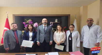 Ebe Narin Arıkan ve Hemşire Özlem Çelenkoğlu’na Takdir Ödülü