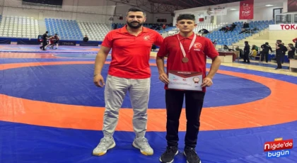 U15 Türkiye Grekoromen Güreş Şampiyonası’nda Zirvenin Adı: Doğan Sabaz!