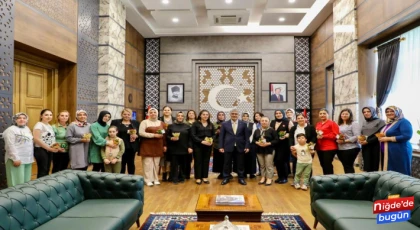 Vali Cahit Çelik’ten Kadın Personele Anneler Günü Kutlaması