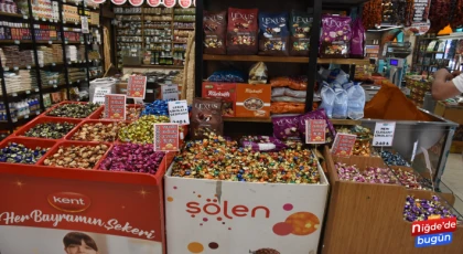 Bayram Şekerlerine Yoğun Talep: Fiyatlar 100 TL'den Başlıyor, 500 TL'ye Kadar Çıkıyor