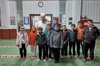 Kayseri Talas'ta ilk teravihte çocuk coşkusu