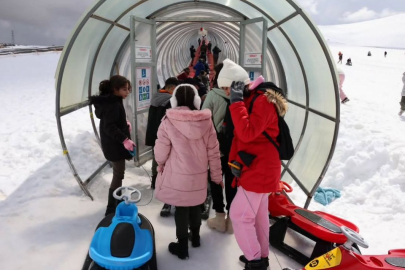 Niğde’de Öğrenciler Kış Sporlarıyla Tanıştı