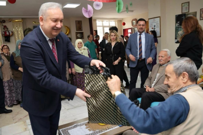 Niğde'de Atık Kumaşlar Huzurevine Umut Oldu