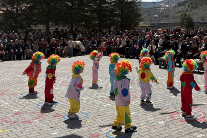Ulukışla’da 23 Nisan Coşkusu: Çocuklar Bayramlarını Doyasıya Kutladı