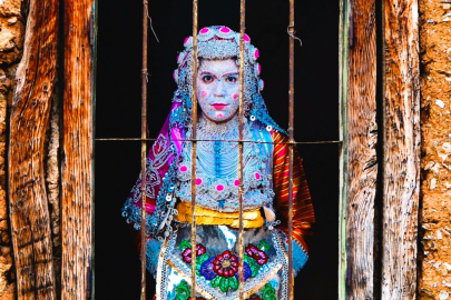 NÖHÜ’lü Fatih Diren’den Kosova’da Belgesel: Boşnak Gelin Makyajının Kültürel Sırları Gün Yüzüne Çıkıyor