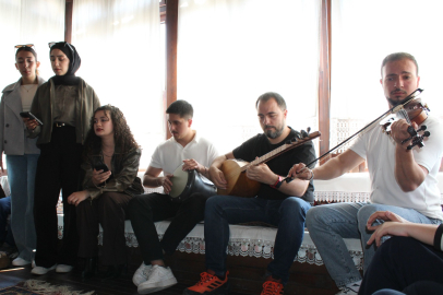 Bor Kütüphanesi’nde “7 Bölge 7 Türkü” Müzik Ziyafeti