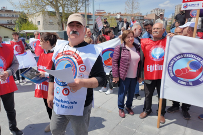 Niğde’de 1 Mayıs Ömer Halisdemir Meydanı’nda Kutlandı