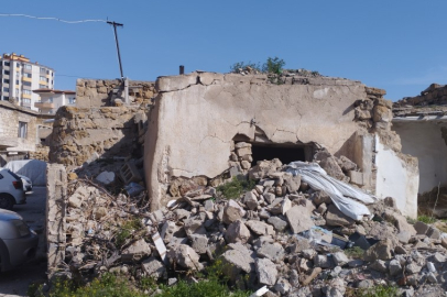 Niğde’de Tehlike Saçan Metruk Yapılar İçin Yıkım Süreci Başlatıldı