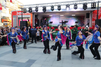 Hıdırellez Şenliği Coşkusu Meydanı Sardı