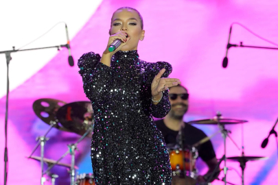 Demet Akalın Konserine 45 Bin Kişilik Rekor Katılım