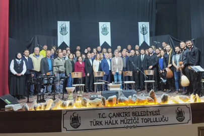 Türk Halk Müziği Konseri Büyük Beğeni Topladı