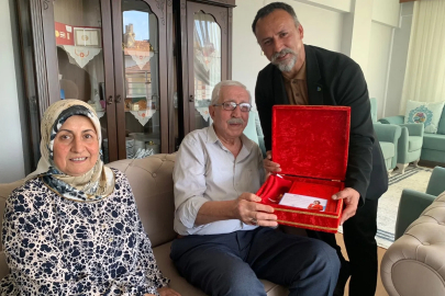 Kıbrıs Gazilerine Vefa Ziyareti: Anlamlı Buluşmada Duygusal Anlar