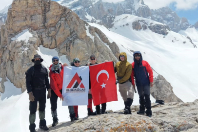  Aladağlar Ekibinden 19 Mayıs’a Özel Zirve Tırmanışı: Pilot Tepe Başarıyla Aşıldı