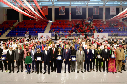 Niğde'de 19 Mayıs Coşkusu: 5 Şehir Tek Yürek Oldu!