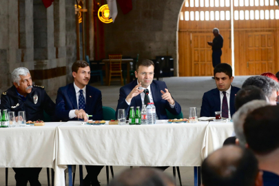 Niğde'nin Ulukışla İlçesinde Muhtarlarla Külliyede İstişare Toplantısı