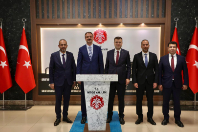 Vakıflar Genel Müdürü Sinan Aksu Niğde’de Valilikte Ziyaretlerde Bulundu