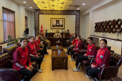 Niğde Çamardı Mehmet Akif Ersoy YBO Güreş Takımından Türkiye Şampiyonluğu ve Kaymakam Bektaş’a Ziyaret