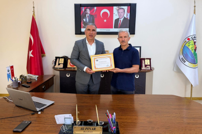Niğde Çamardı Belediyesi’nden Ramazan Bozkurt’a Fahri Hemşerilik Beratı